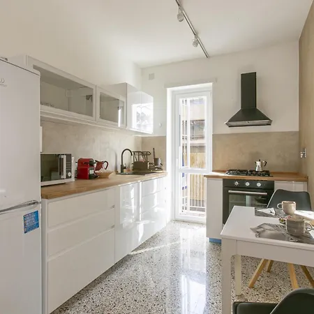Modern Near Metro A *